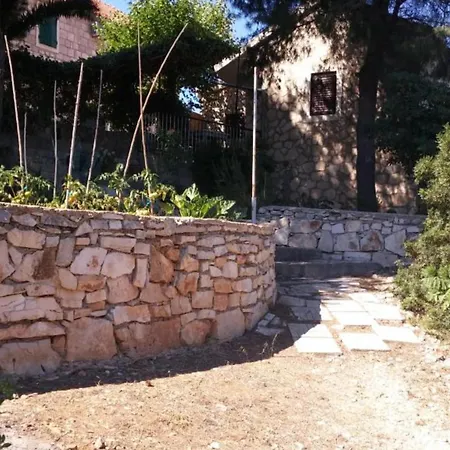 One Bedroom With Terrace וויס