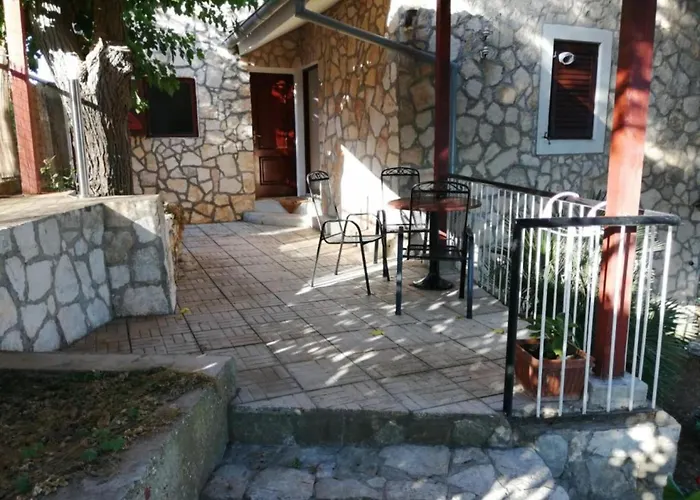 One Bedroom With Terrace * וויס